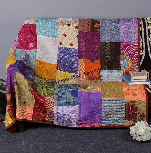 Vista 14 de Boho Sanskriti Colcha de seda india Kantha de retazos de seda tamaño Queen Twin Patola Colcha