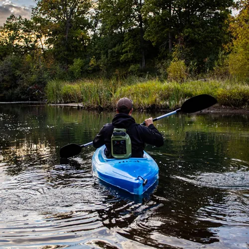 Vista 6 de Piscifun - Mochila seca flotante e impermeable, 510203040L, con funda impermeable para teléfono, para kayak, canotaje, surf, rafting y pesca