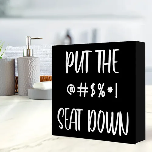Vista 5 de LVQHI Letrero de caja de madera con texto en inglés «Put the Seat Down», divertidos letreros de bloque de madera para baño, estante de baño, baño