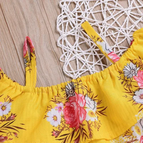 Vista 7 de Conjunto de ropa de verano con cuello halter floral y tirantes amarillos y pantalones cortos