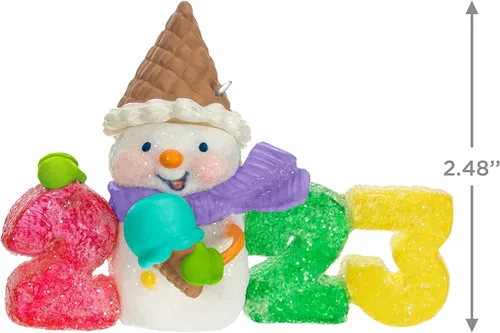 Vista 5 de Hallmark Keepsake Adorno de Navidad 2023, dulce década 2023, regalos para ella