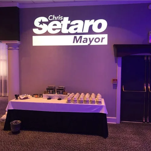 Vista 3 de Proyector de Logo LED GOBO con Luz de Efecto DJ de Zoom Manual Incluye GOBO de Vidrio Personalizado Gratuito para Proyectar Imágenes para Hotel
