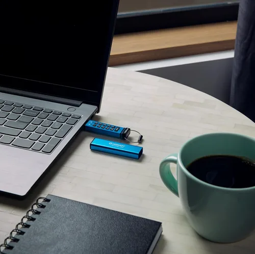 Vista 5 de Kingston Ironkey Keypad 200 32GB USB Cifrado Teclado Alfanumérico Acceso Multi-Pin XTS-AES 256-bit Certificado FIPS 140-3 Nivel 3