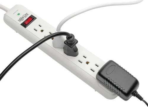 Vista 2 de Tripp Lite Regleta de protección contra sobretensiones de 7 salidas, cable de 6 pies, seguro de $20K (STRIKER)