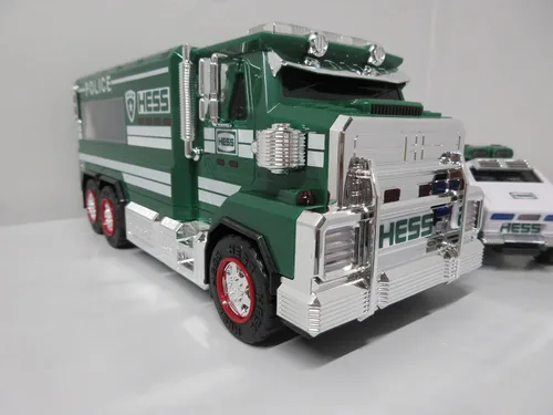 Vista 4 de Hess Camión de juguete 2023 Camión de policía y crucero