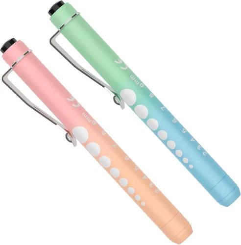 Vista 15 de RISEMART - Minilinternas para enfermeras, pack de 2, linterna médica reutilizable con medidor de pupila y regla, luz LED blanca para estudiantes