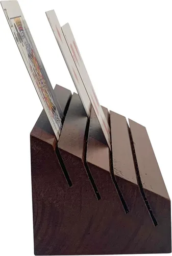 Vista 3 de WE Games Tarjetero de madera para jugar a las cartas, soporte de 4 ranuras para tarjetas, garra de tarjeta para juegos de cartas tradicionales