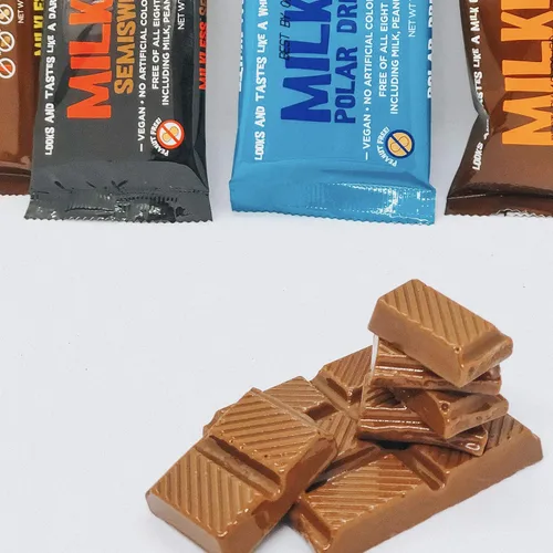 Vista 3 de Vegano, sin gluten, sin nueces Barras de chocolate sin leche (paquete de 4) Sin lácteos, sin soja, sin sésamo Snacks aptos para alérgicos
