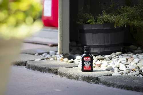 Vista 13 de STA-BIL Aceite Totalmente Sintético de 2 Ciclos - Con Estabilizador de Combustible Para Hasta 12 Meses de Protección - 1 Galón Multi-Mezcla