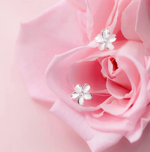 Vista 4 de Reffeer Aretes de tuerca de plata de ley 925 maciza con diseño de flor de plumeria para mujeres y adolescentes