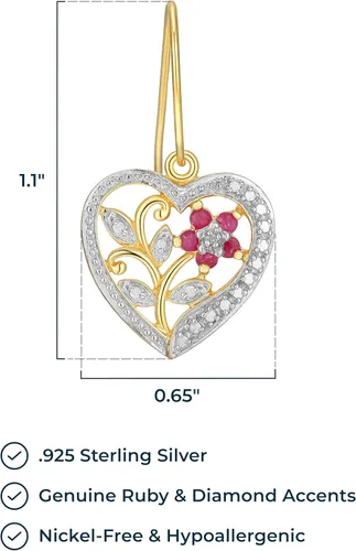 Vista 3 de Aretes colgantes de plata de ley chapada en oro amarillo de 18 quilates con diamantes y rubí genuino con acento de corazón de 1 pulgada, Metal Gema