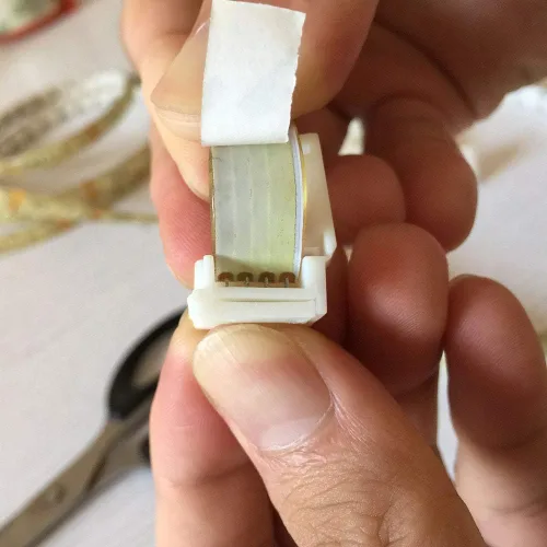 Vista 4 de Conector de tira LED impermeable de 4 pines sin soldadura – RGB Flex cinta cinta adaptador sin huecos para 0.394 in de ancho impermeable SMD 5050