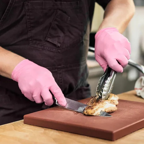 Vista 9 de Guantes de nitrilo para examen SwiftGrip, 4 mil, Flor de cerezo, guantes aptos para alimentos, desechables, libres de látex y polvo