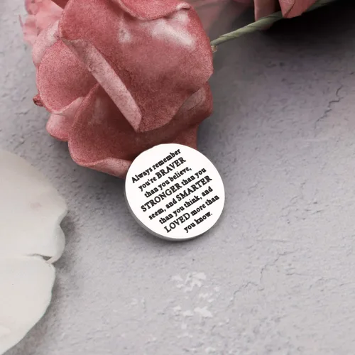 Vista 4 de Ficha de abrazo de bolsillo, siempre recuerda que eres más valiente de lo que crees, regalo de inspiración para relaciones a larga distancia, Metal