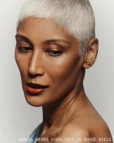 Vista 3 de 19/99 - Resalte facial en barra en crema Sin crueldad, vegano, belleza responsable (Miele)