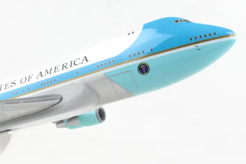 Vista 7 de SkyMarks SKR041 Air Force One Boeing 747-200 VC25 - Modelo de escritorio a escala 1:250 con soporte