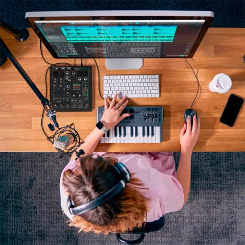 Vista 3 de Mackie ProFX6v3+ Mezclador analógico profesional de 6 canales con USB, preamplificadores de micrófono Onyx, motor de efectos GigFX y Bluetooth