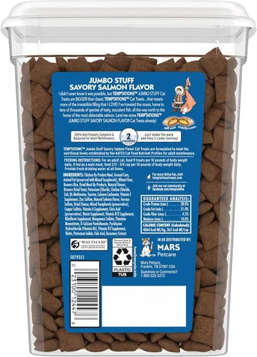 Vista 2 de Temptations Jumbo Stuff - Bocadillos crujientes y suaves para gato sabor salmón delicioso, cubo de 14 onzas