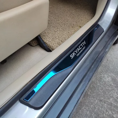 Vista 7 de GZBFTDH Accesorios para automóvil Protector de umbral de puerta, para Mazda 3, 6, CX-30, CX-5, placa de protección de umbral de protección contra