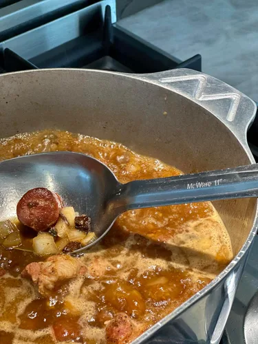 Vista 4 de Asador ovalado de aluminio de 15 pulgadas, McWare by Cajun Classic Cookware