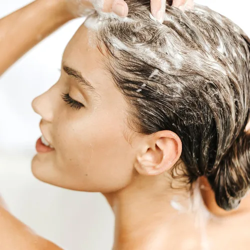 Vista 5 de Mirta De Perales Champú de leche para cabello normal a seco Limpiador suave rico en proteínas con proteína de leche, proteína de seda y extracto