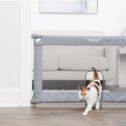 Vista 5 de Carlson - Puerta extensible extra ancha para perros de 27.5 a 50 pulgadas con puerta pequeña para mascotas, puerta de malla para mascotas