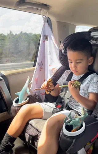 Vista 2 de Parasol multiusos para ventana de automóvil para bebés y niños pequeños, se puede utilizar como una funda de lactancia y funda de asiento