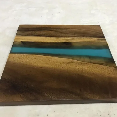 Vista 126 de Mesa de epoxi transparente, mesa de sofá con forma cuadrada, mesa auxiliar de resina de madera, mesa de centro de madera con borde natural para sala