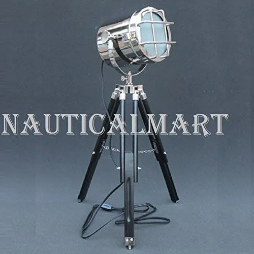 Vista 2 de Lámpara de pie moderna con enfoque retro, reflector, decoración artística, trípode, acabado cromado/plata/níquel y trípode negro