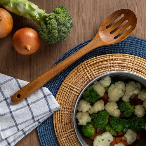 Vista 3 de FAAY 6 espátulas y cucharas de madera hechas a mano, utensilios de cocina de teca dorada, 100% naturales y respetuosos con el medio ambiente