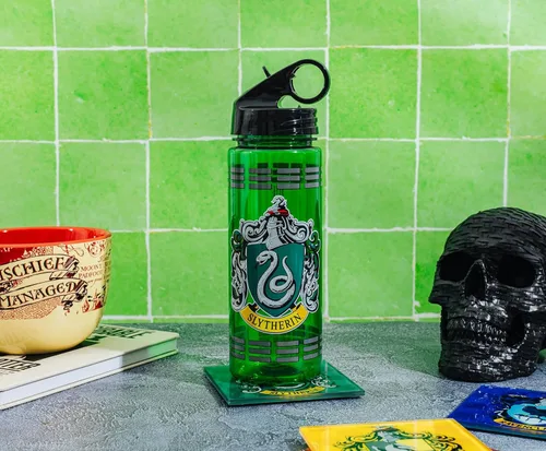 Vista 4 de Silver Buffalo Harry Potter Movie 1-8 Slytherin Crest with Dashes Tritan botella de agua, 20 onzas