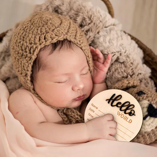 Vista 5 de Letrero de anuncio de bebé, 5.9 pulgadas de madera con texto en inglés «Hello World» para recién nacido, placa de nombre de nacimiento para Negro