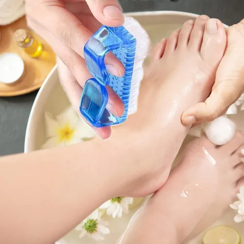 Vista 3 de 4 cepillos de uñas para uso diario -4 tipos diferentes de cepillo de uñas con mango de plástico cepillo de uñas para limpiar las uñas - Cepillo