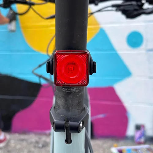 Vista 5 de Planet Bike Luz trasera para bicicleta Blinky Squared Ultra