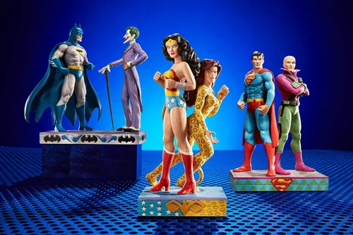 Vista 7 de Enesco DC Comics por Jim Shore Justice League Batman and The Joker - Figura de 9.25 pulgadas, multicolor