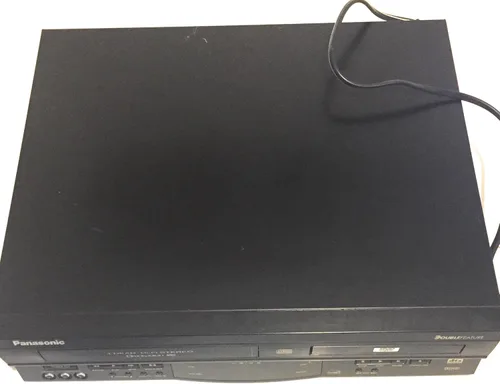 Vista 3 de Panasonic PV-D4742 DVD-VCR Combo, Negro