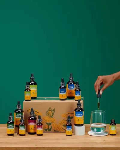 Vista 10 de Extracto de raíz de cúrcuma orgánica certificada Herb Pharm para apoyo al sistema musculoesquelético, DTURM04, 1, 1