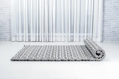 Vista 195 de Leewadee colchón tailandés enrollable para cama de invitados, tapete de yoga, para masaje tailandés, ecológico, orgánico y natural.