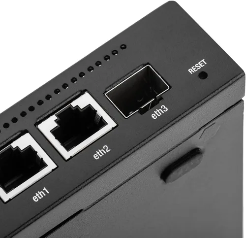 Vista 9 de Ubiquiti EdgeRouter 4