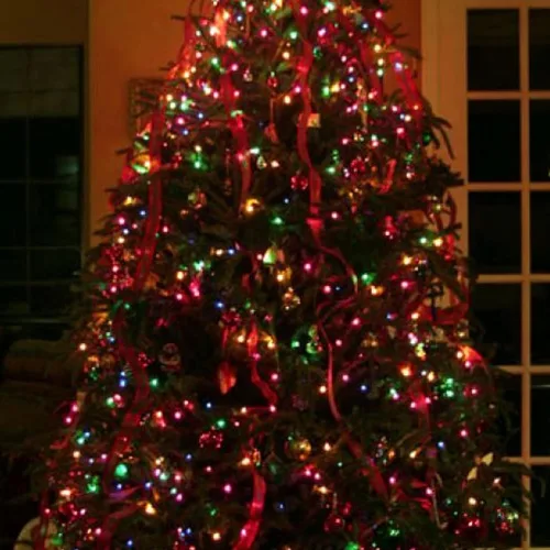 Vista 3 de Uptotop Guirnalda de luces navideñas de 100 unidades, tira de luces de 20 pies enchufables impermeables para decoraciones de fiesta de carnaval