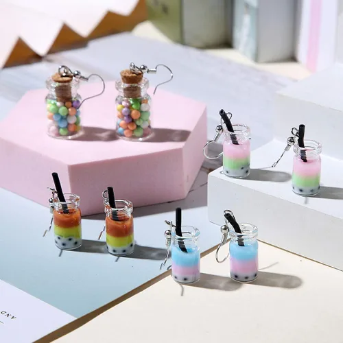 Vista 4 de 16 pares de aretes colgantes lindos y extraños para adolescentes y niñas, Kawaii estético Boba Tea Drop, Resina