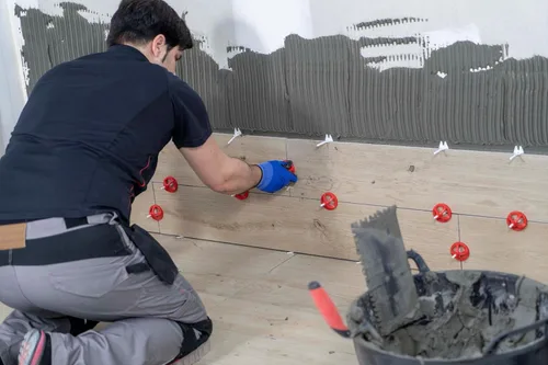 Vista 7 de Kit ciclónico: herramientas de azulejos y sistema de nivelación de azulejos con 300 clips de nivelación de azulejos 1/8 y 100 tapas reutilizables