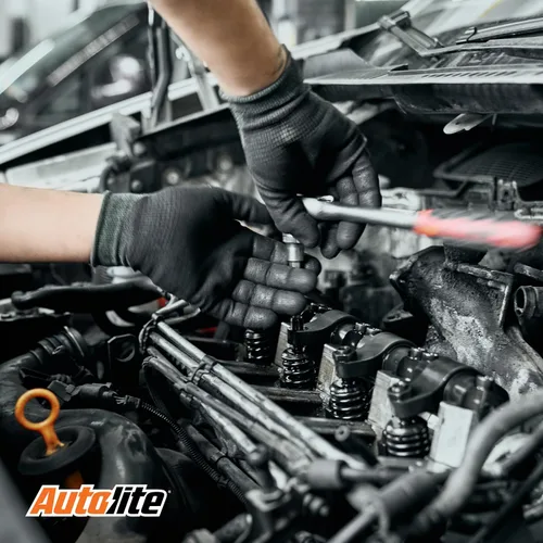 Vista 5 de Autolite Iridium XP - Bujías de repuesto para automóviles, XP5682 (paquete de 4)