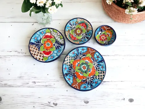 Vista 8 de Juego de vajilla Talavera de 12 piezas Cerámica mexicana hecha a mano Patrones florales únicos