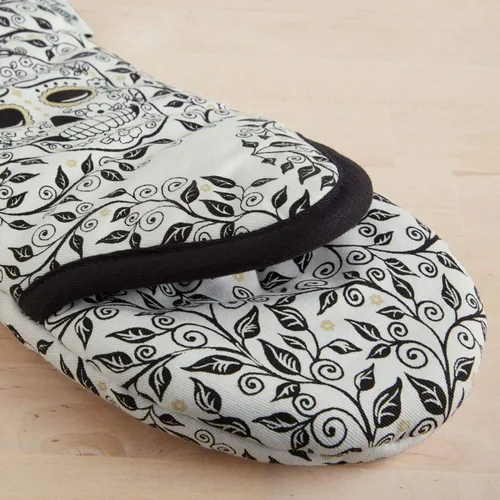 Vista 2 de Fiesta Skull & Vine - Juego de manoplas de horno y soporte para ollas, multicolor de 6.5 x 13 pulgadas; 8 x 8 pulgadas