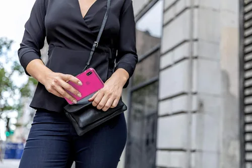 Vista 4 de ZAGG Gear4 Crystal Palace Neon - Funda compatible con iPhone 11 Pro, protección avanzada contra impactos con tecnología D3O integrada, no se pone