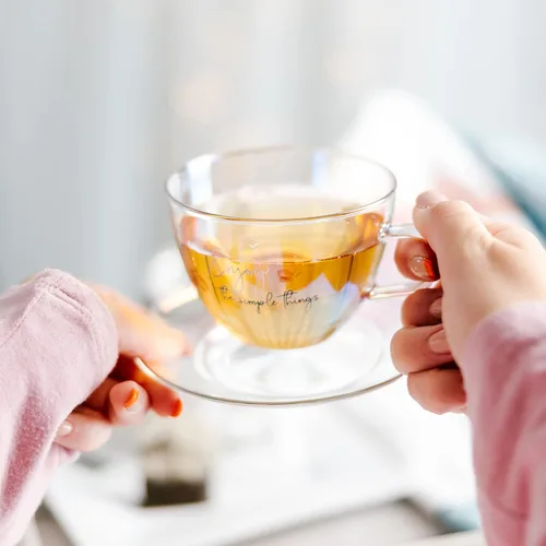 Vista 5 de Pavilion Gift Company - Enjoy The Simple Things - Juego de taza de té de vidrio de 7 onzas con platillo, taza de café iridiscente, taza de té
