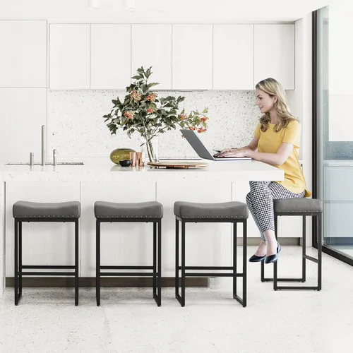 Vista 3 de LUE BONA Taburetes de bar de altura de mostrador, taburetes cuadrados de 24 pulgadas, juego de 3, moderno taburete de cuero sintético sin espalda