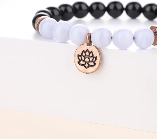 Vista 5 de COAI Pulsera de piedra turmalina negra con encanto de loto para mujer
