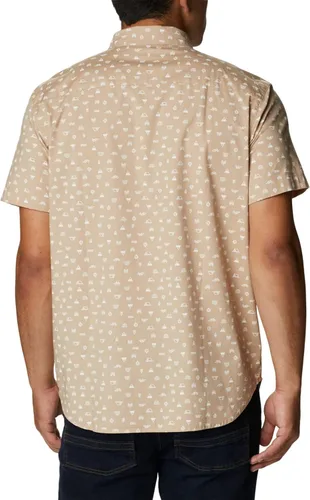 Vista 2 de Columbia Rapid Rivers Camisa de manga corta estampada Ancient Fossil Camp Icon MD, Icono de campo fósil antiguo